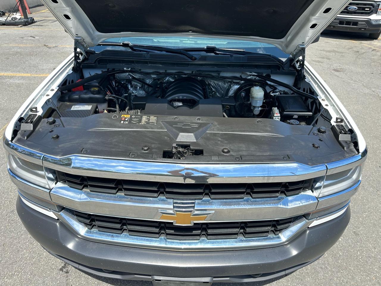 2016 Chevrolet Silverado K1500   Белый vin: 1GCVKNECXGZ395407