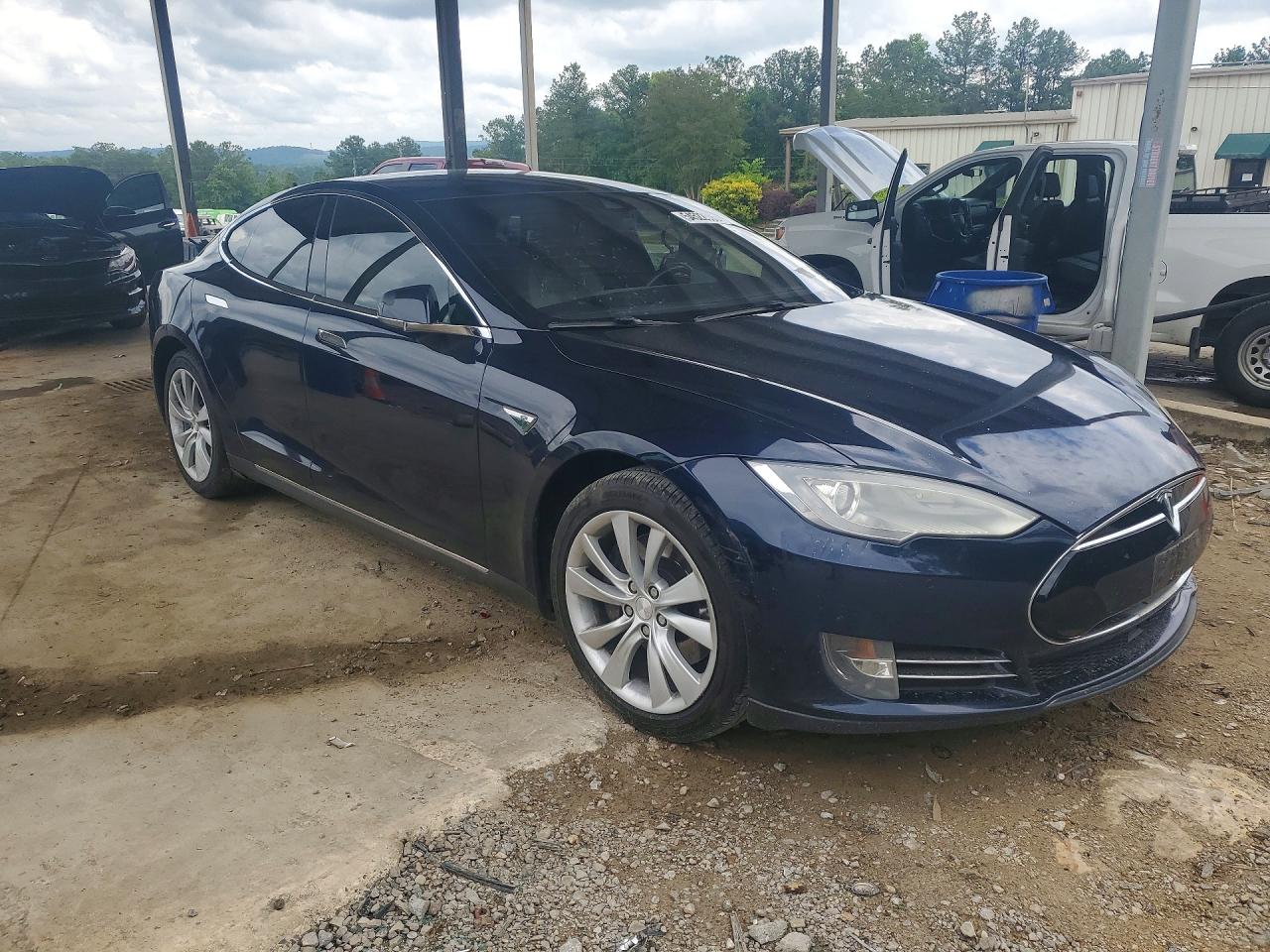 2014 Tesla Model S Синий vin: 5YJSA1H10EFP60852