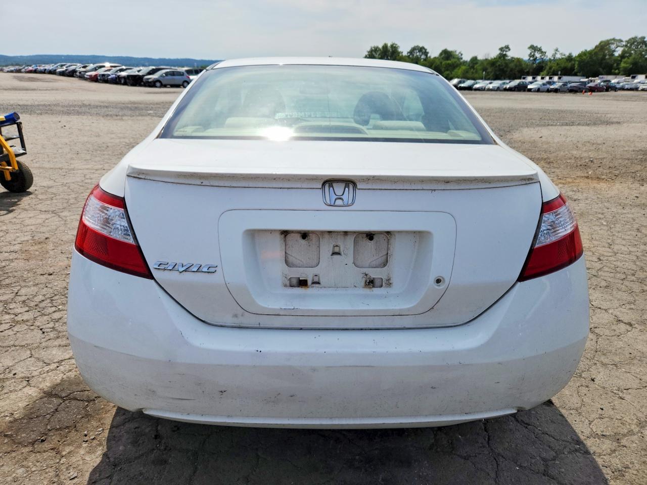 2007 Honda Civic Lx White vin: 2HGFG12647H532131