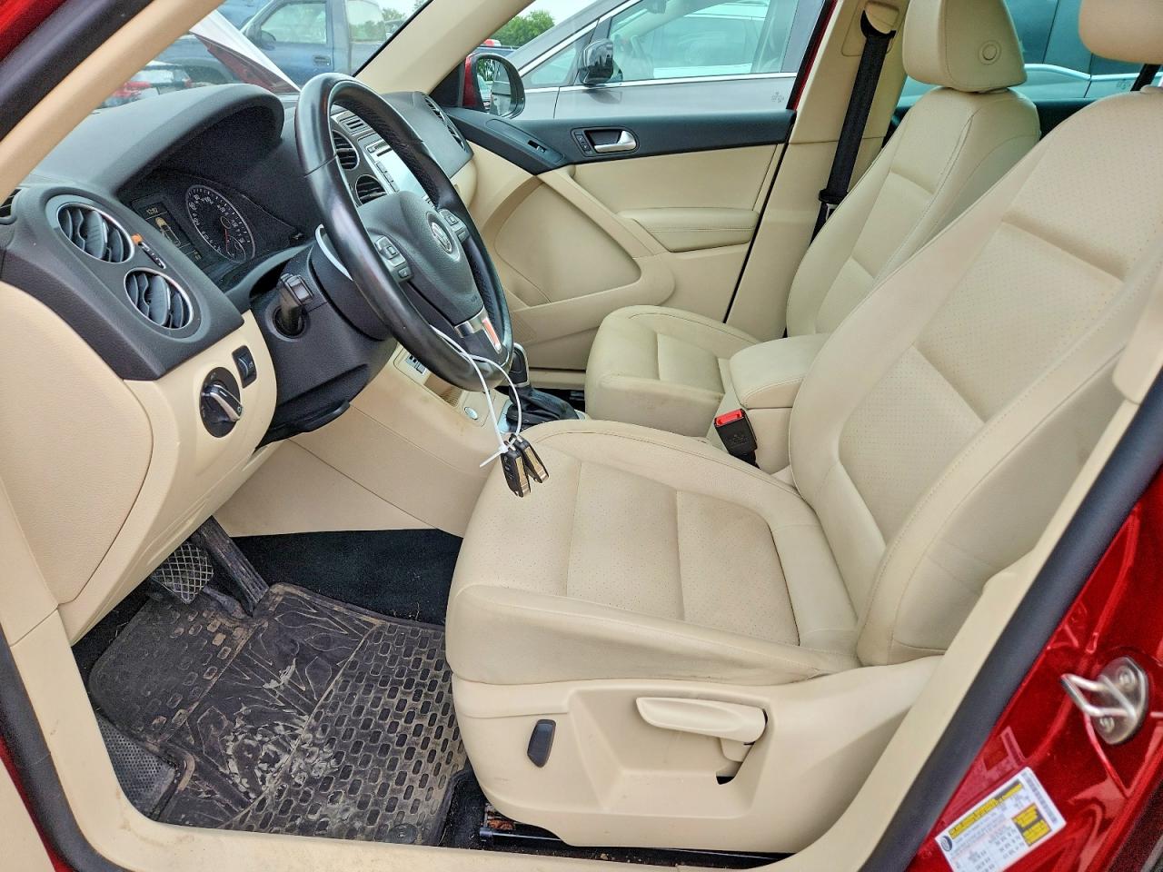 2015 Volkswagen Tiguan S Red vin: WVGBV7AX4FW098949