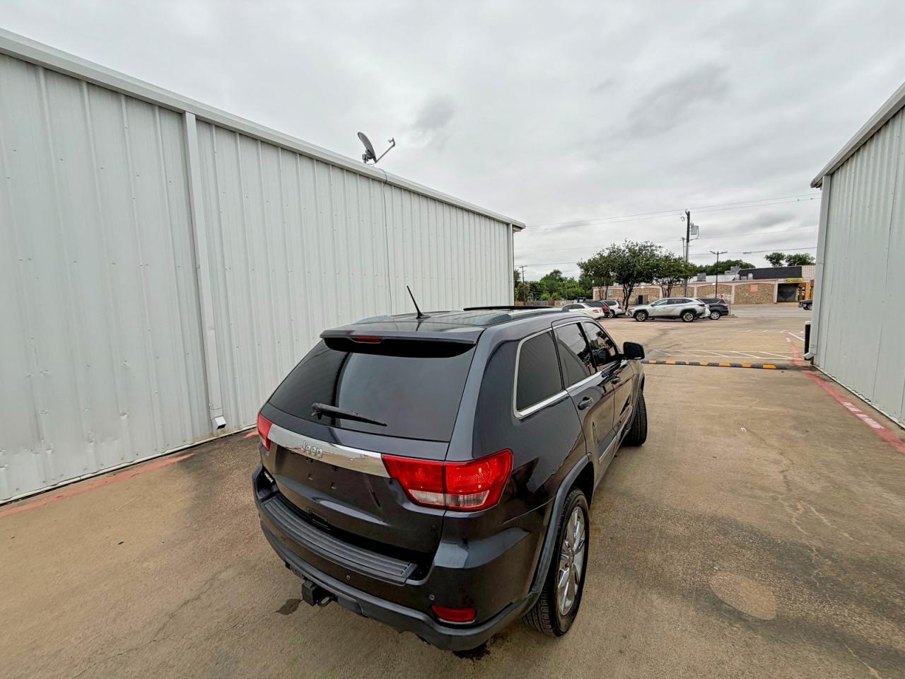 2012 Jeep Grand Cherokee Laredo Gray vin: 1C4RJEAT2CC307442