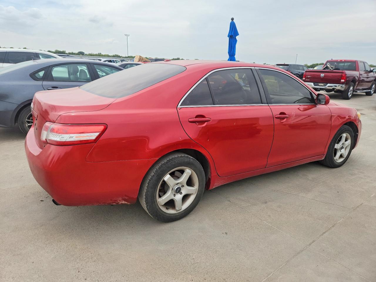2011 Toyota Camry Le Red vin: 4T1BF3EK5BU735857