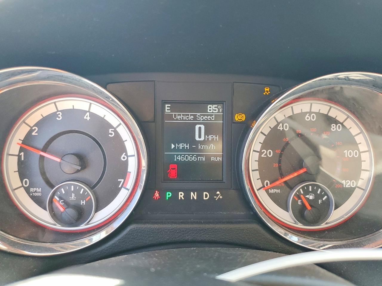 2011 Dodge Grand Caravan Crew White vin: 2D4RN5DG2BR649971