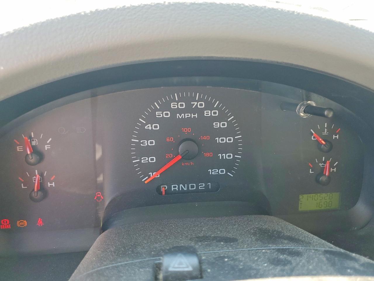 2004 Ford F150 White vin: 1FTRX12W14NA10118