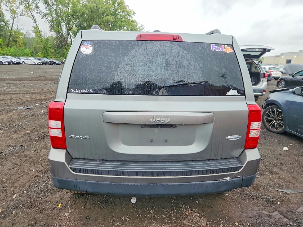 2014 Jeep Patriot Latitude Gray vin: 1C4NJRFB9ED512291