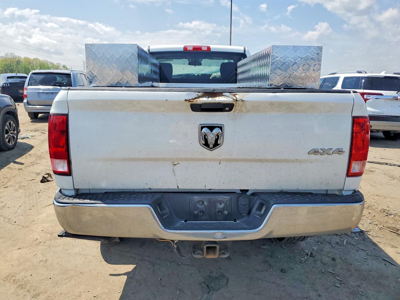 2014 Ram 2500 St White vin: 3C6LR5AT3EG142801