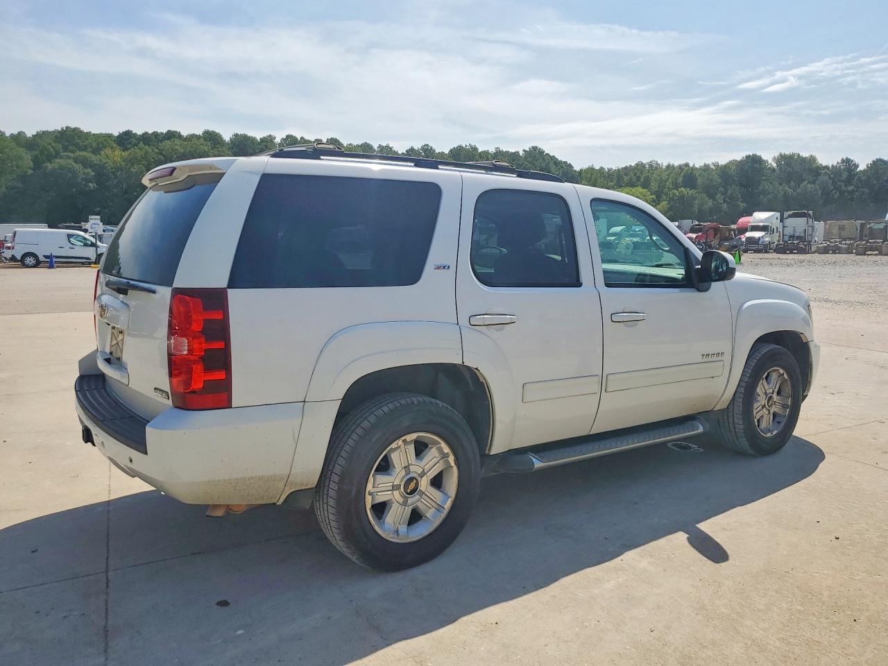 2012 Chevrolet Tahoe C1500 Lt White vin: 1GNSCBE08CR263199