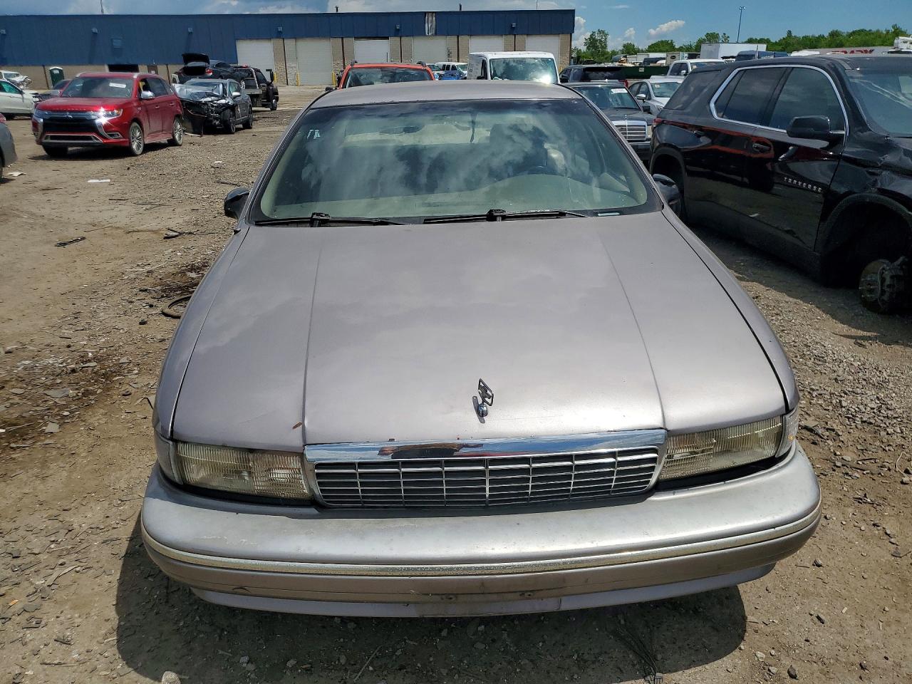 1996 Chevrolet Caprice Classic Cream vin: 1G1BL52W8TR187866