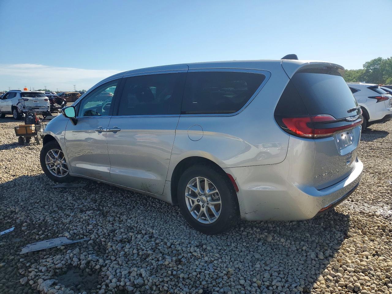 2024 Chrysler Pacifica Touring L Silver vin: 2C4RC1BG0RR182946