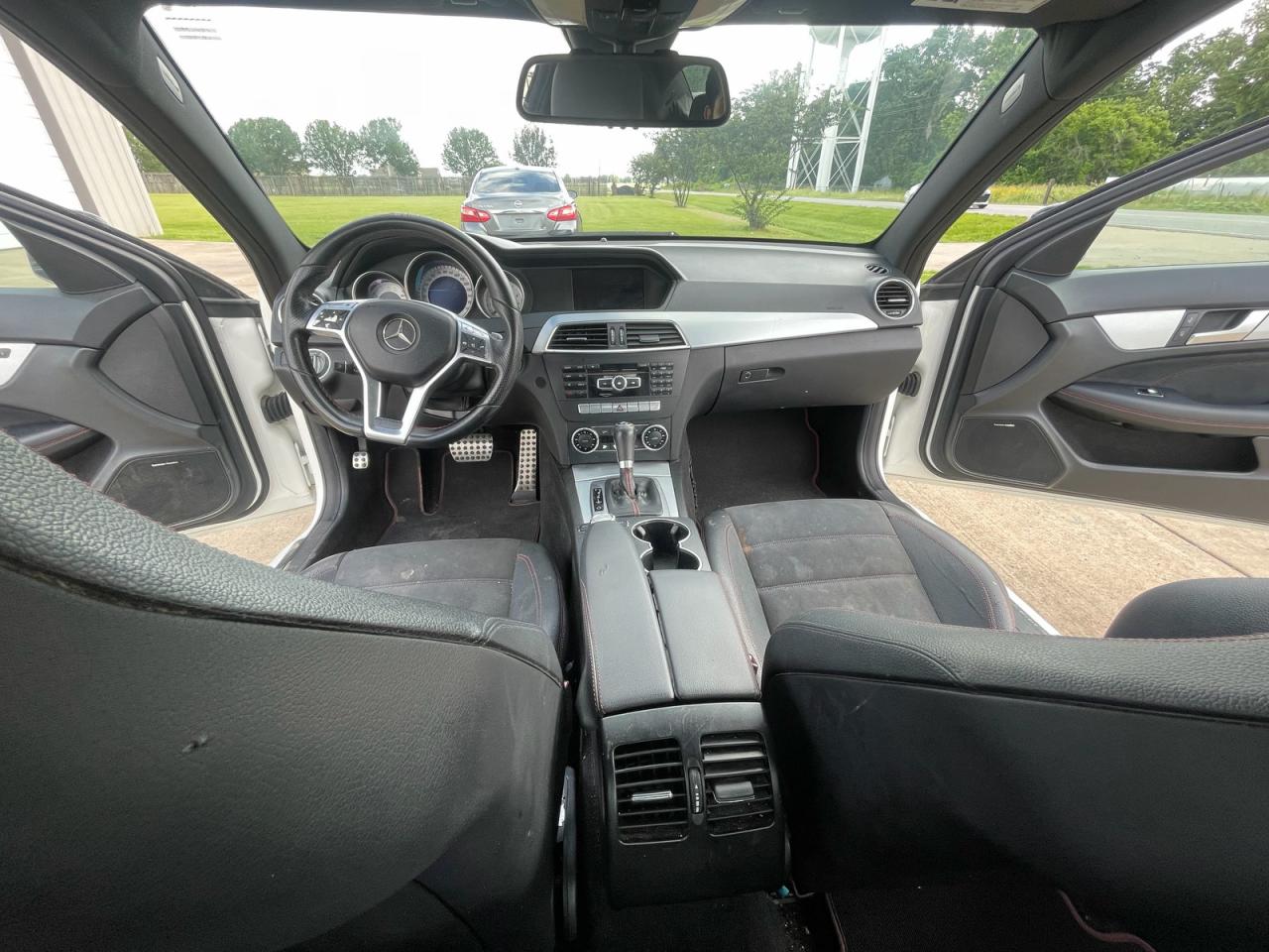 2014 Mercedes-benz C 250 White vin: WDDGJ4HB1EG211172