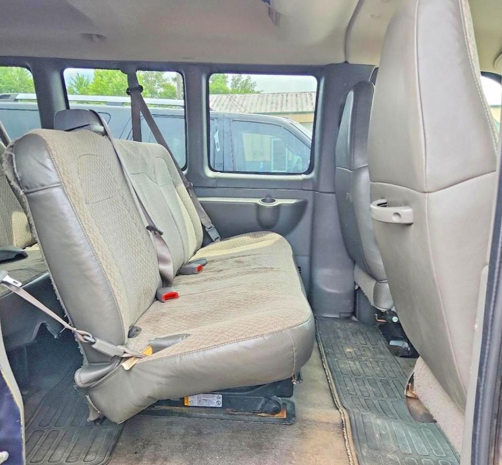2009 Gmc Savana G1500 Blue vin: 1GKFH154191100401
