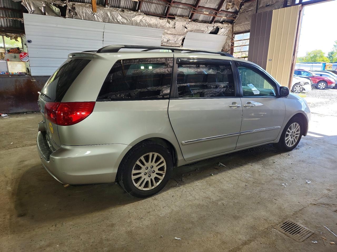 2008 Toyota Sienna Xle Limited Серебряный vin: 5TDZK22CX8S183145