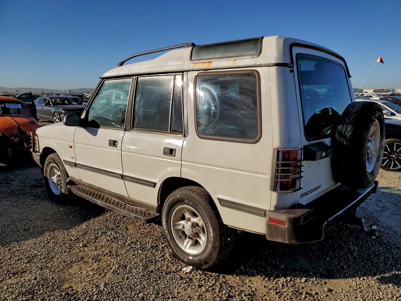 1998 Land Rover Discovery White vin: SALJY1249WA768574