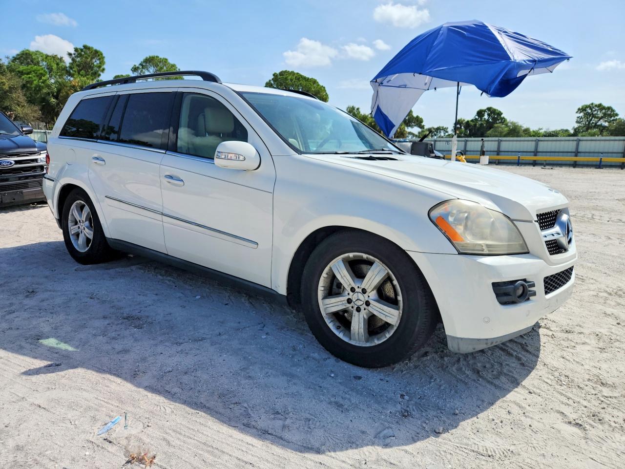 2007 Mercedes-benz Gl 450 4matic White vin: 4JGBF71E57A179100
