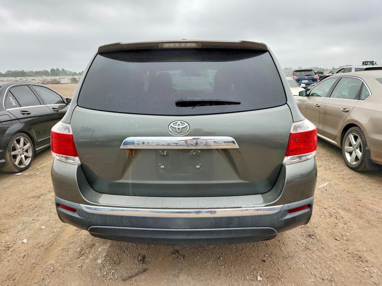 2011 Toyota Highlander Base Green vin: 5TDZA3EHXBS009406