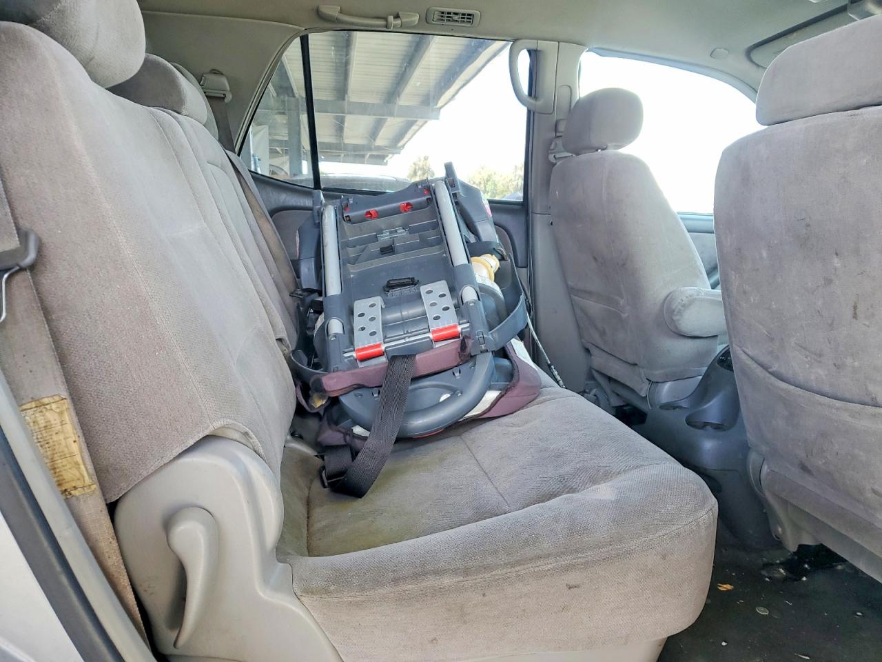 2002 Toyota Sequoia Sr5 Silver vin: 5TDBT44A32S089203