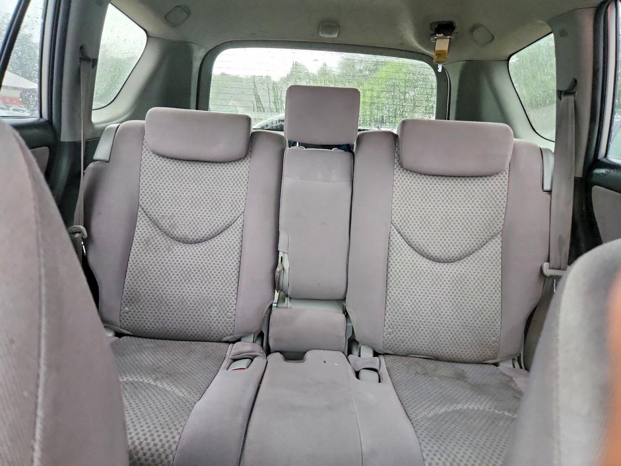 2007 Toyota Rav4 Base Silver vin: JTMBK33V976012487