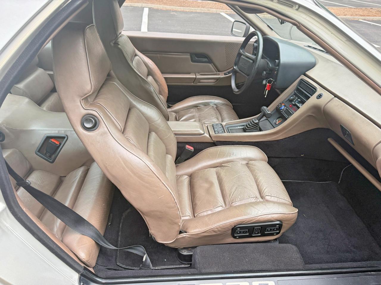 1982 Porsche 928 Silver vin: WP0JA092XCS820309