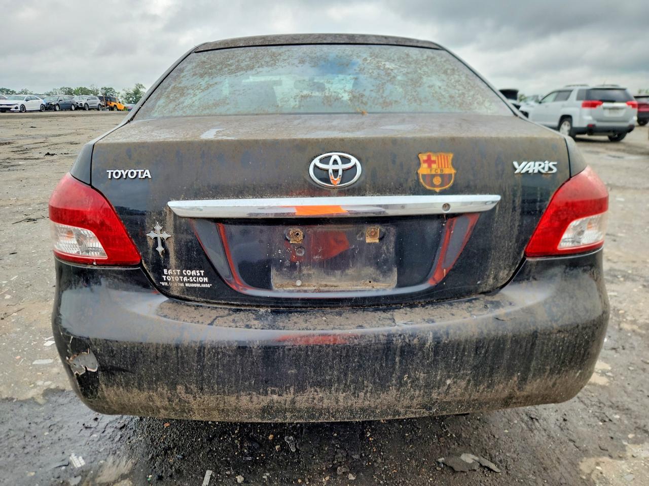 2007 Toyota Yaris Base Black vin: JTDBT923871165388
