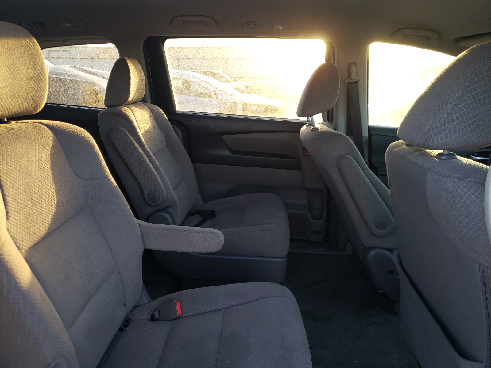 2015 Honda Odyssey Lx Silver vin: 5FNRL5H25FB002662