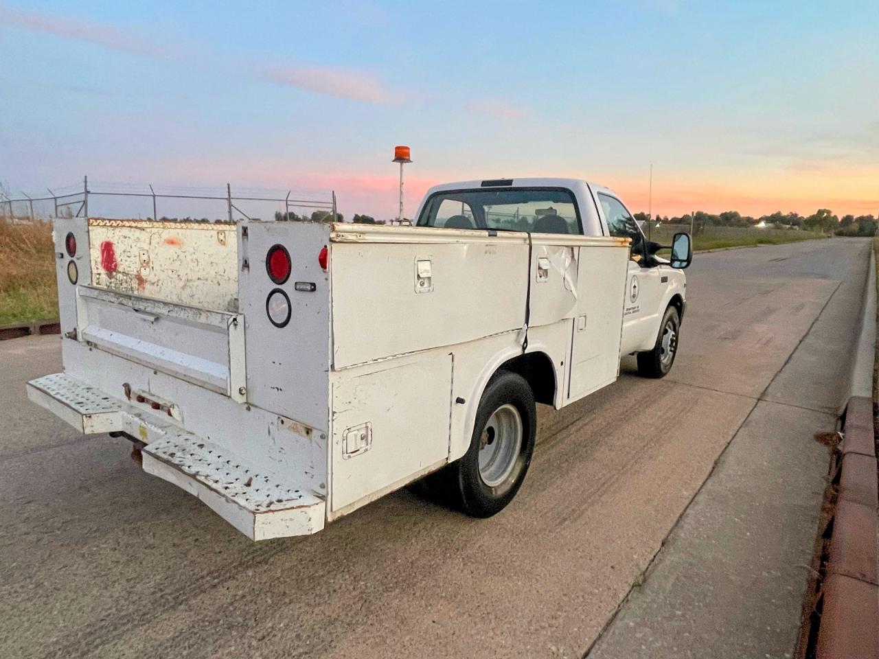 2003 Ford F350 Super Duty Белый vin: 1FDWF36S13EA38634