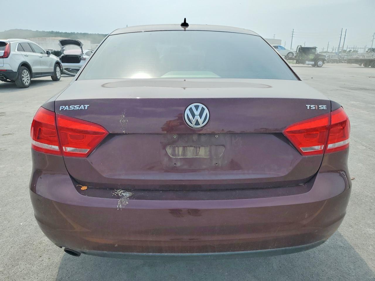 2014 Volkswagen Passat Se Maroon vin: 1VWBS7A37EC042799