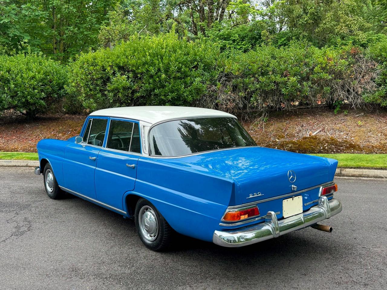 1966 Mercedes-benz 230 Automatic Двухцветный vin: 11011010270464