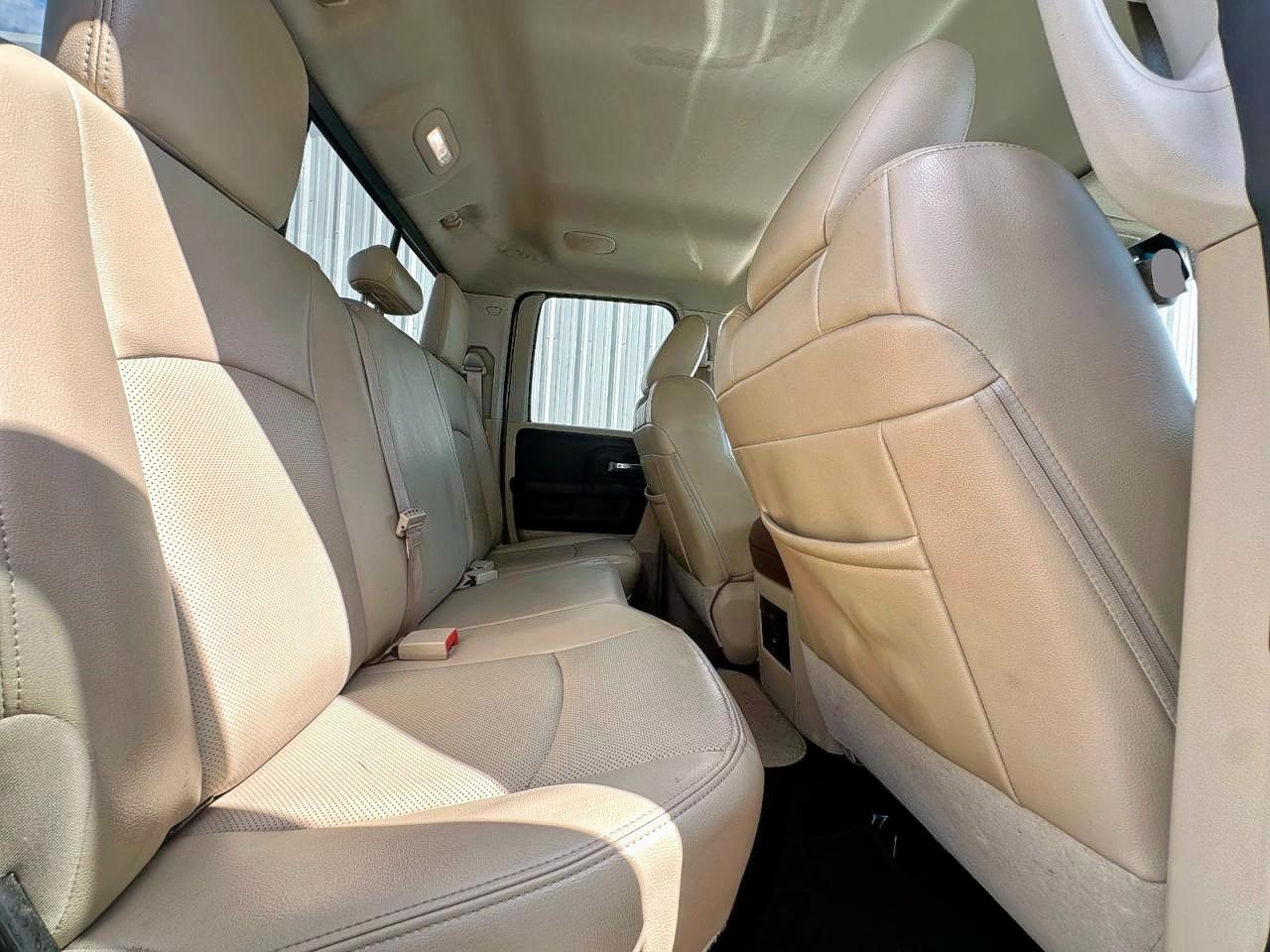 2013 Ram 1500 Laramie Белый vin: 1C6RR7JT9DS506197