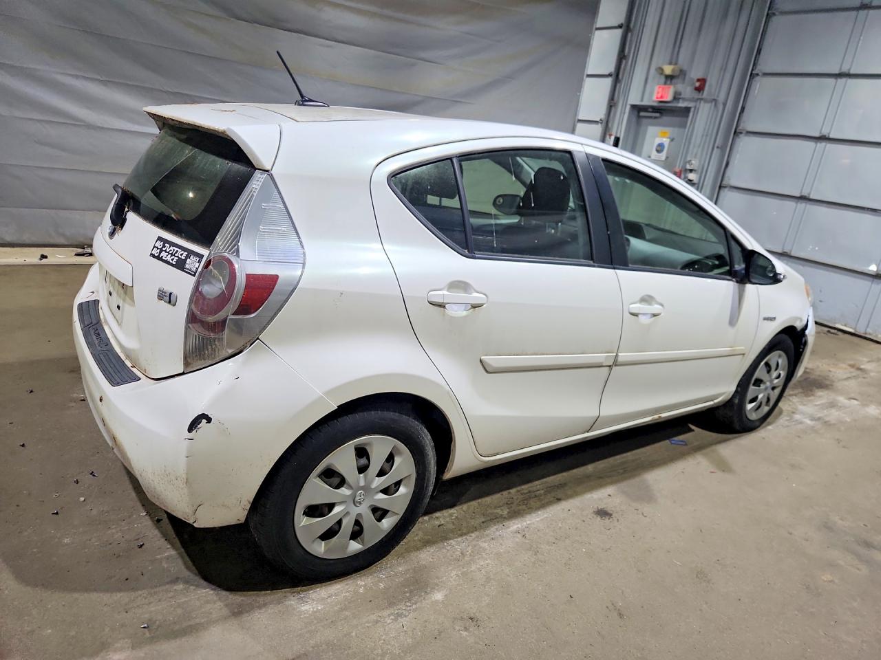 2012 Toyota Prius C Three White vin: JTDKDTB36C1519168