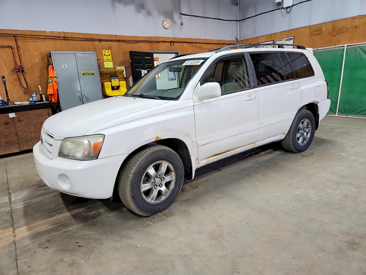 2007 Toyota Highlander Base White vin: JTEEP21A170215106