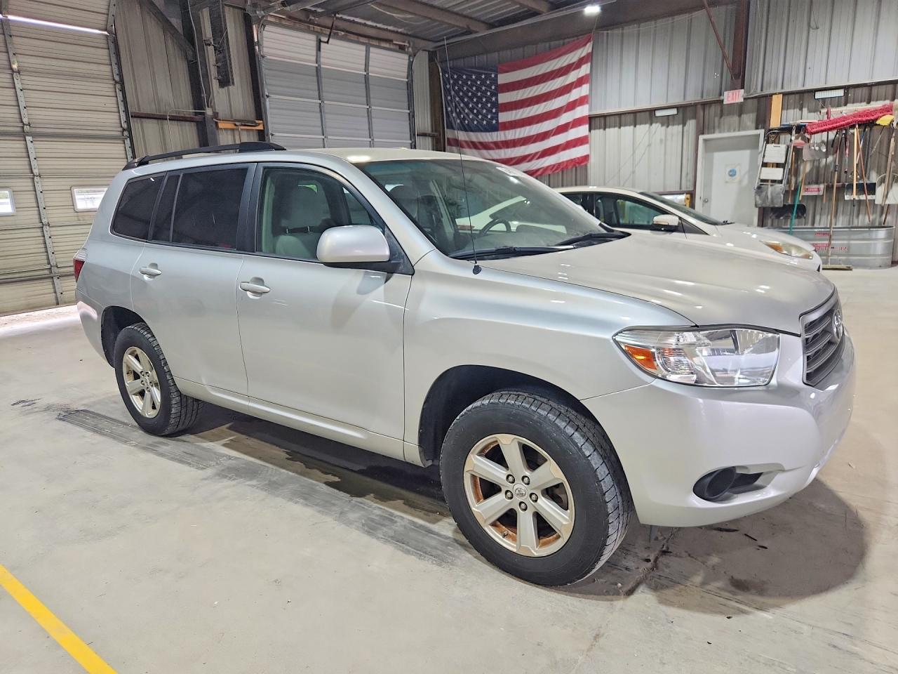 2009 Toyota Highlander Base Серебряный vin: JTEDA41A892002220