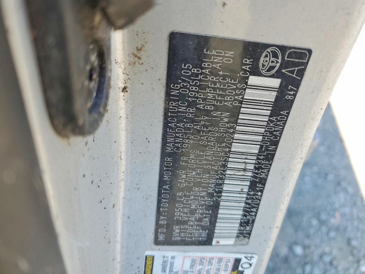 2005 Toyota Matrix Base Silver vin: 2T1LR32E35C470243