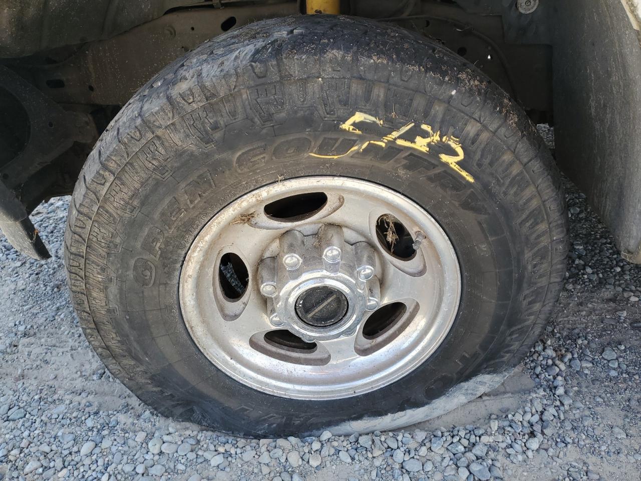 2004 Ford F250 Super Duty White vin: 1FTNW21P84EC11306 Damage: Left Front Wheel, Curb Rash, > 12 Inches