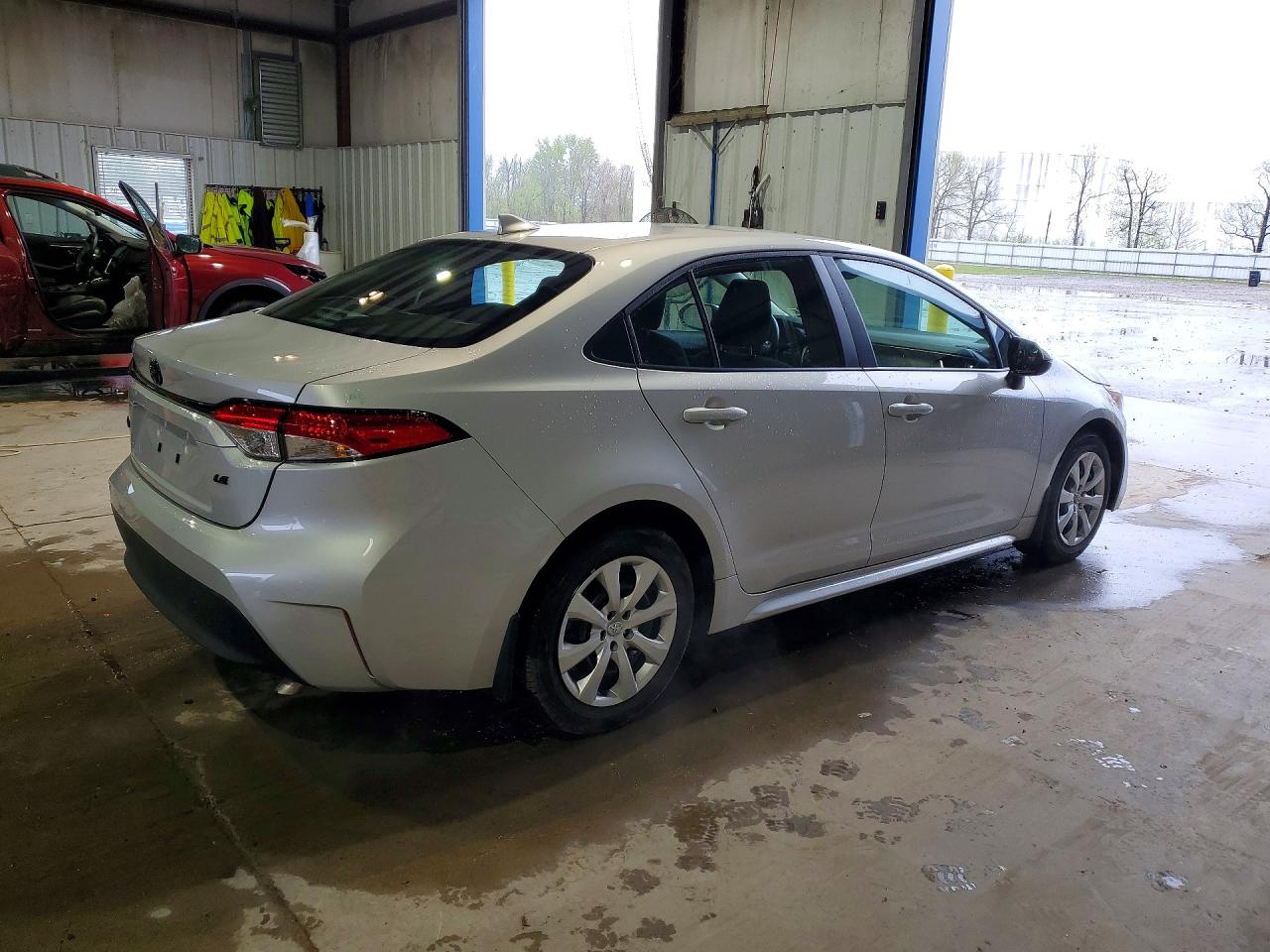 2024 Toyota Corolla Le Silver vin: 5YFB4MDE2RP152116