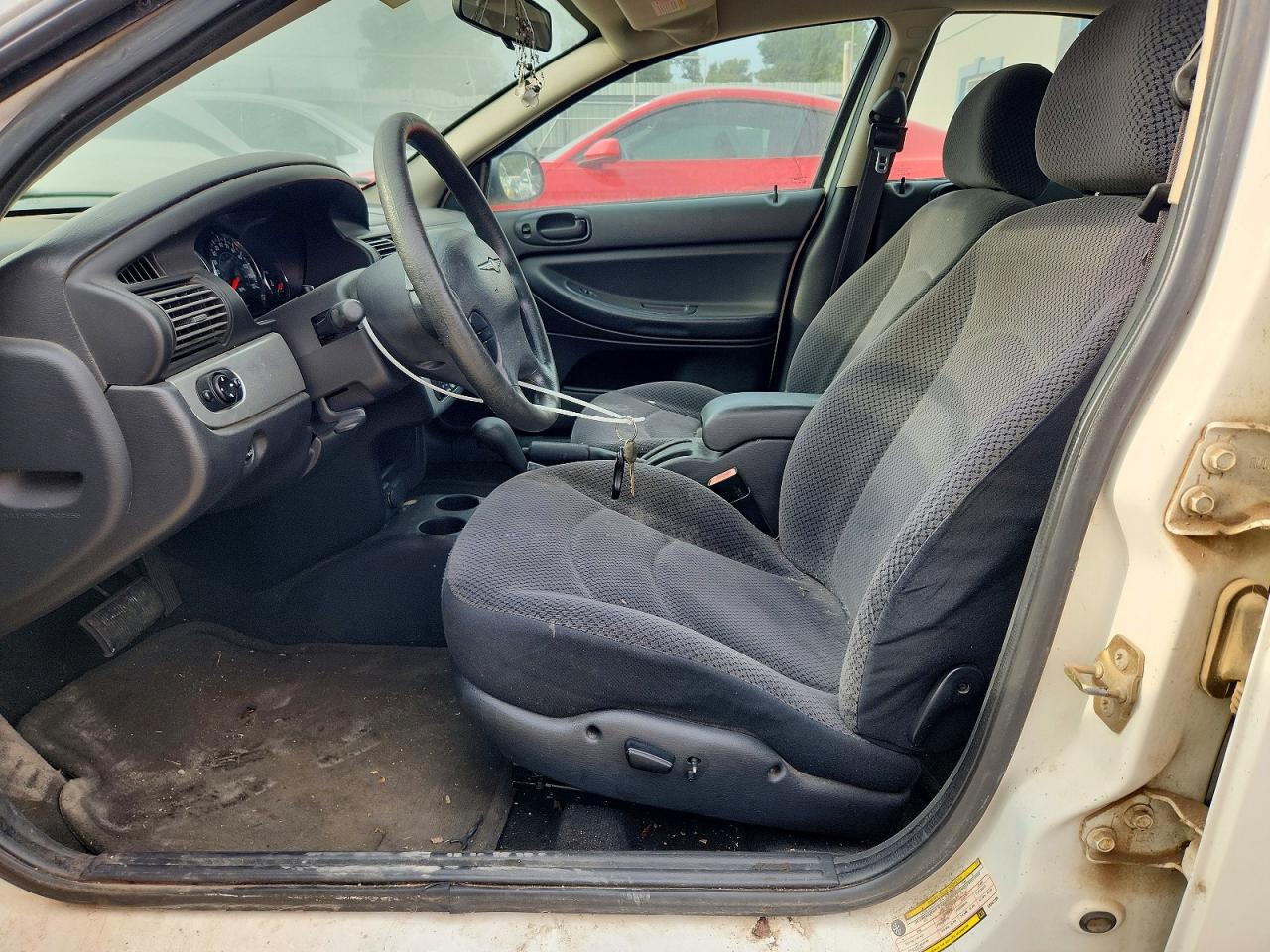 2005 Chrysler Sebring Touring White vin: 1C3EL56R85N562100
