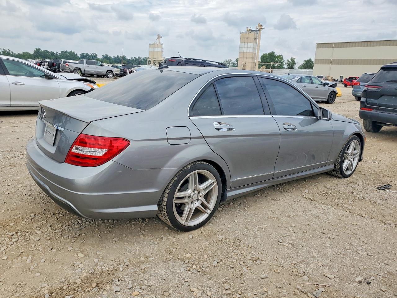 2013 Mercedes-benz C 250 Gray vin: WDDGF4HB0DR300591