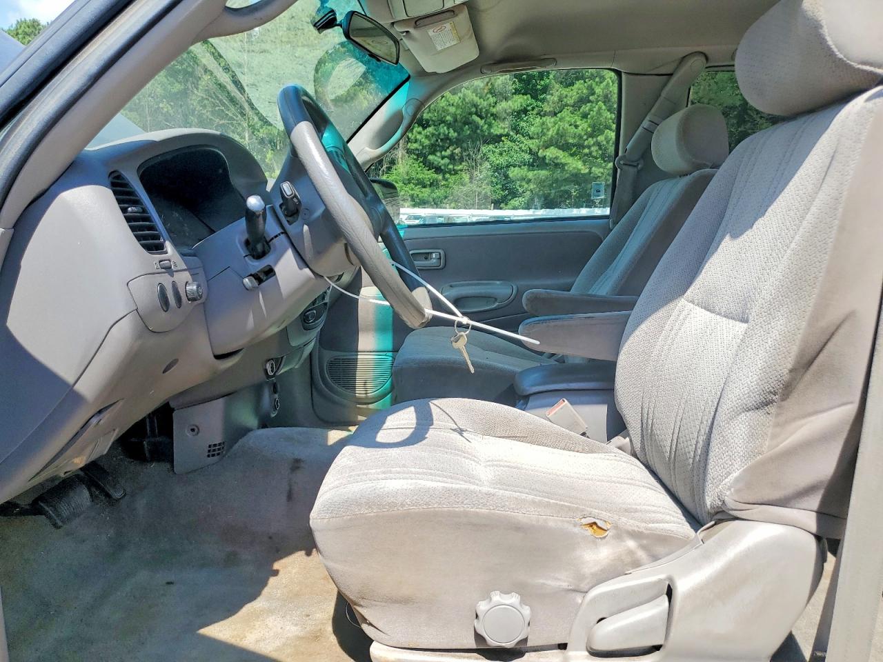 2002 Toyota Tundra Sr5 V8 Green vin: 5TBBT44132S327401