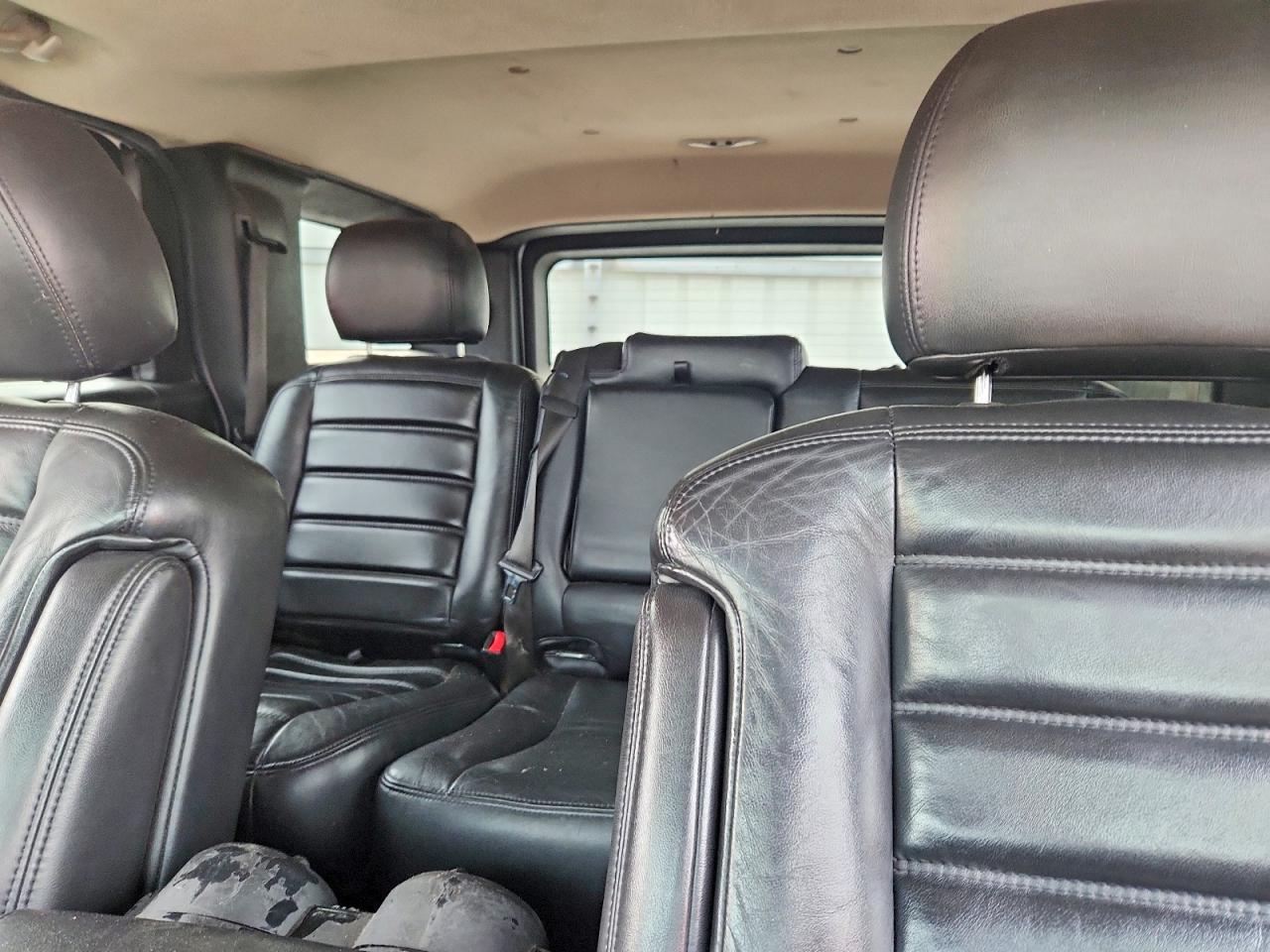 2007 Hummer H2 White vin: 5GRGN23U37H108939