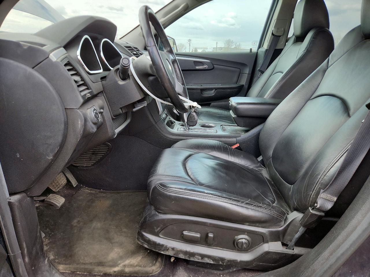 2010 Chev Traverse Lt Blue vin: 1GNLRGED3AS144050