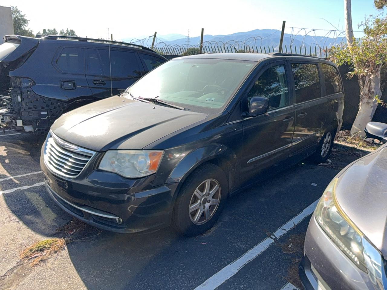 2012 Chrysler Town & Country Touring Gray vin: 2C4RC1BG2CR344552