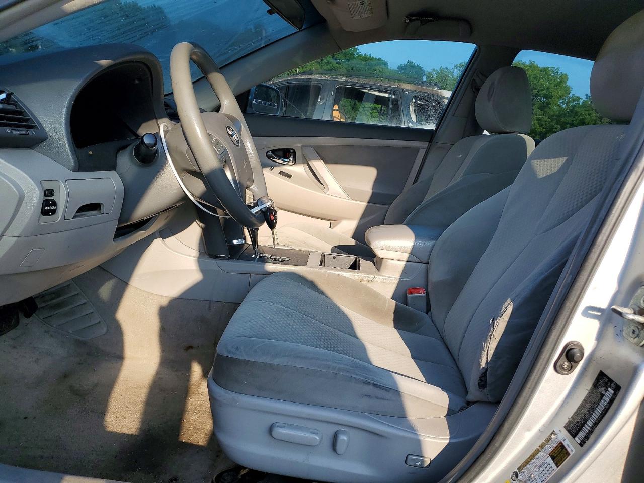2009 Toyota Camry Le Silver vin: 4T1BE46K29U282301