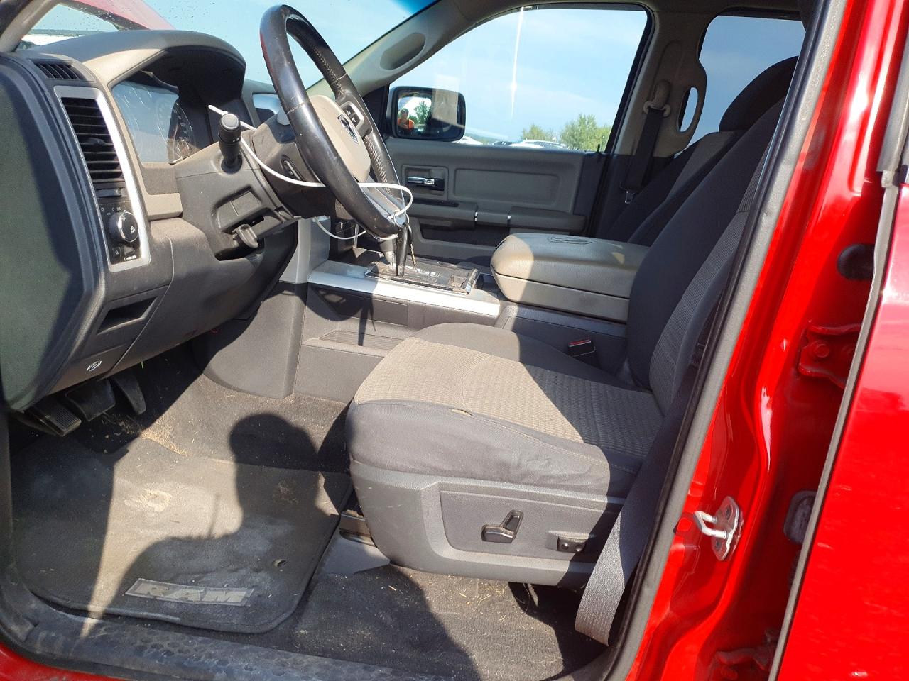 2011 Dodge Ram 1500 Red vin: 1D7RV1GT4BS643124