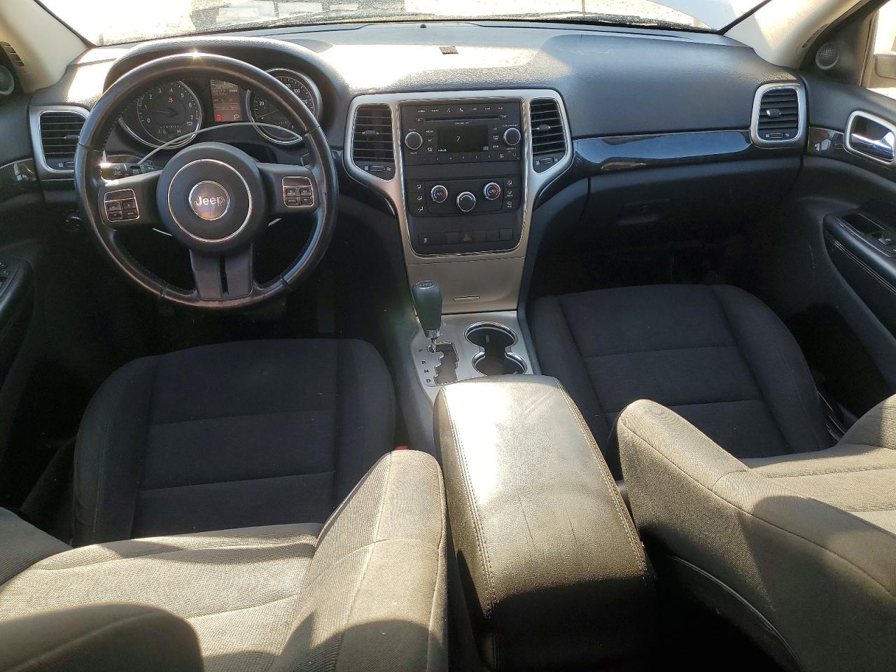 2011 Jeep Grand Cherokee Laredo White vin: 1J4RR4GG2BC503032