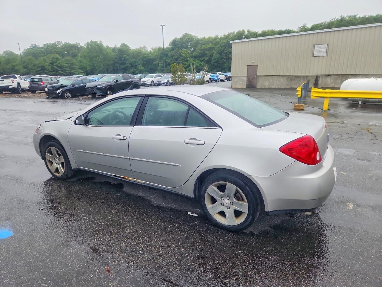 2007 Pontiac G6 Base Silver vin: 1G2ZG58B074225130