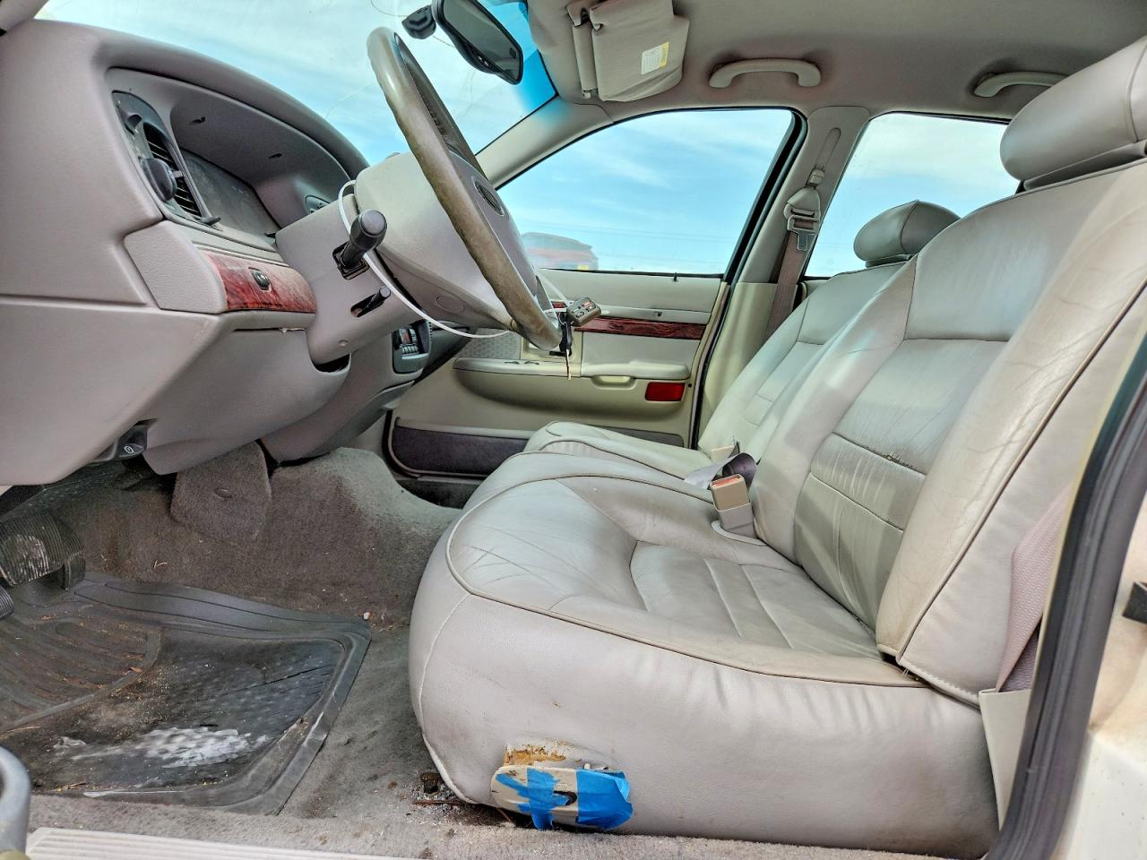2001 Mercury Grand Marquis Ls White vin: 2MEFM75W41X620999
