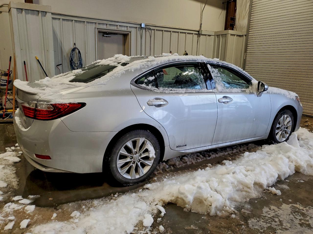2014 Lexus Es 300h Silver vin: JTHBW1GG7E2045205