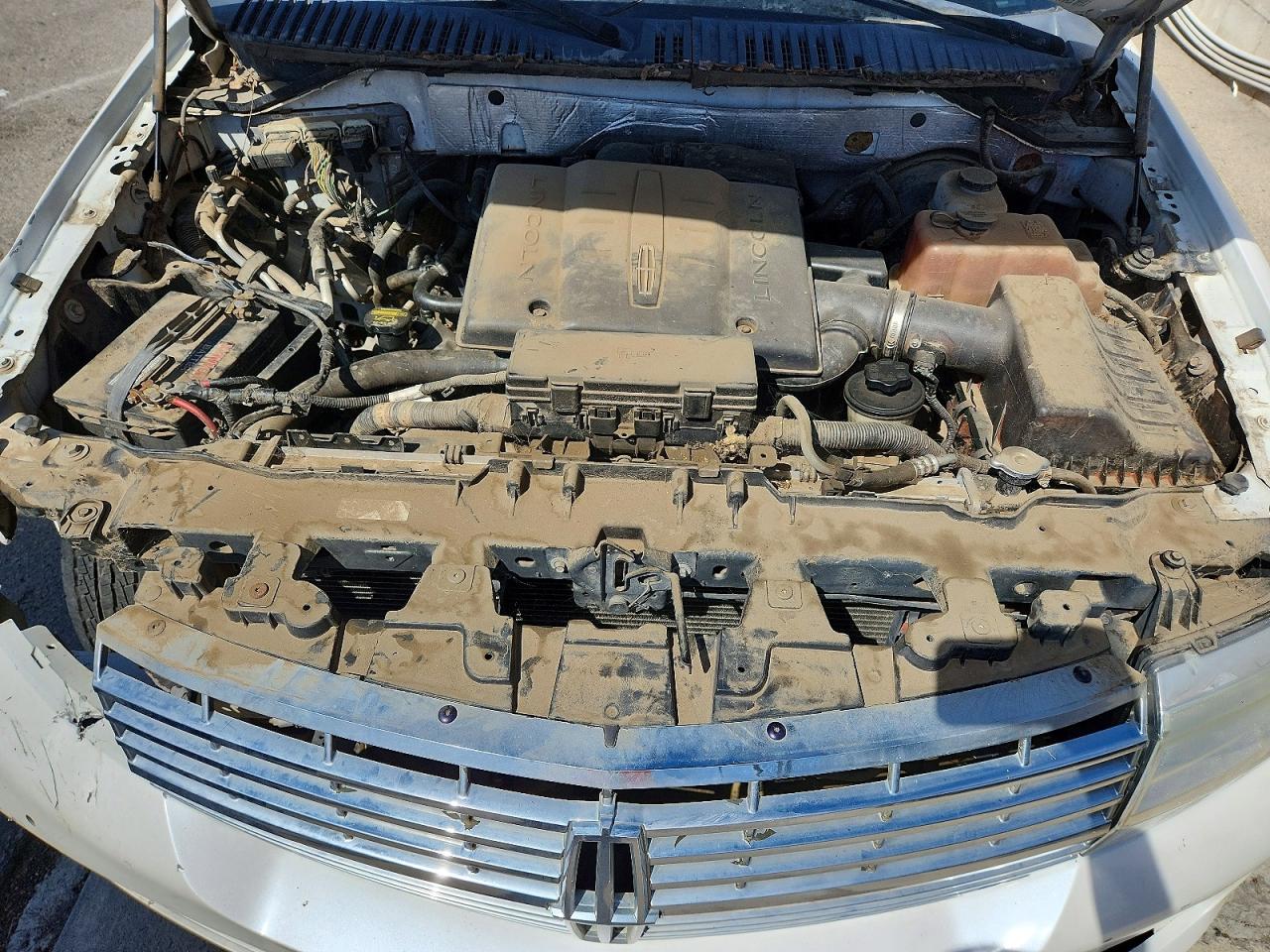 2011 Lincoln Navigator L White vin: 5LMJJ3H59BEJ04598