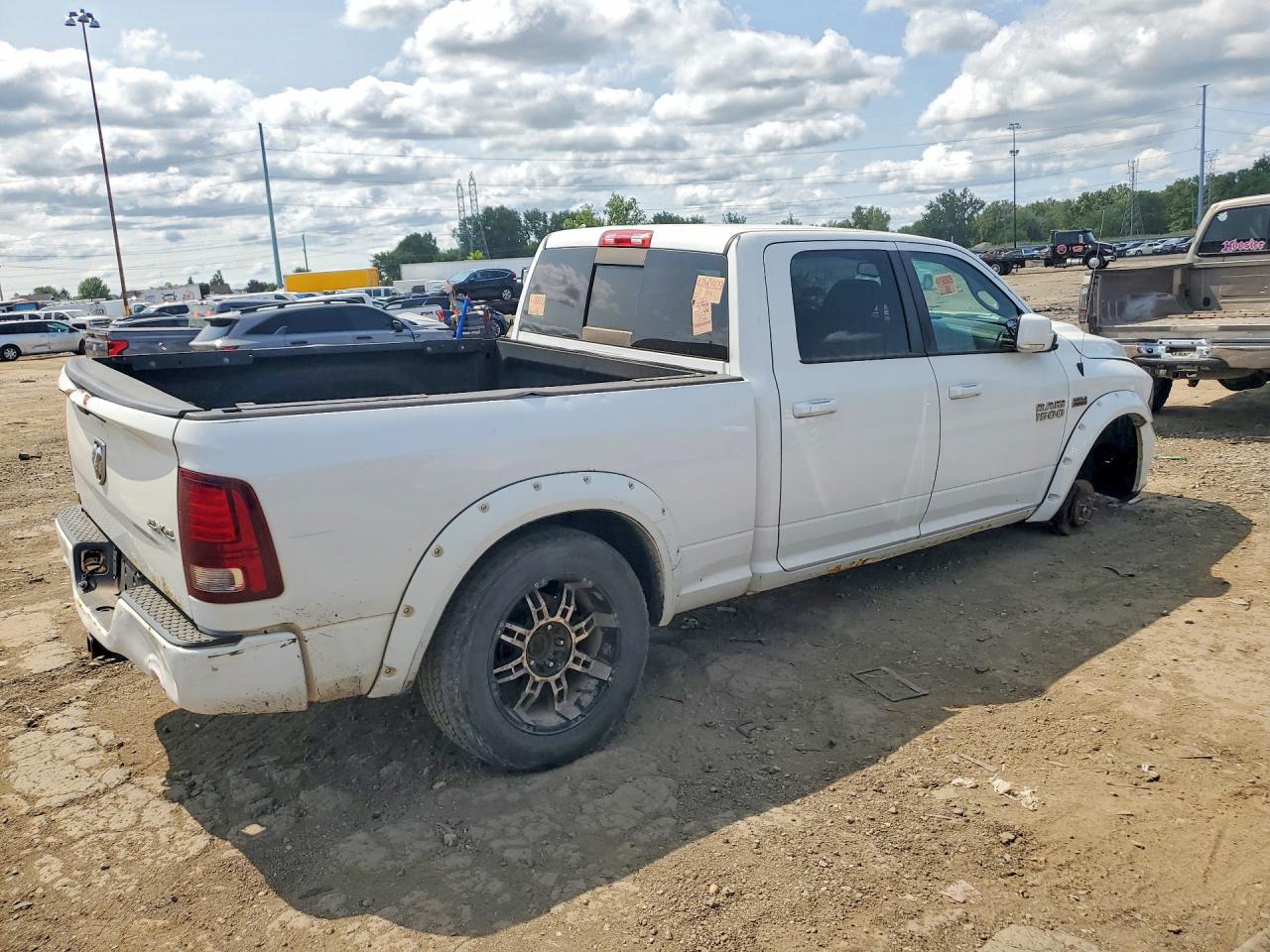 2015 Ram 1500 Sport Белый vin: 1C6RR7UT5FS552303