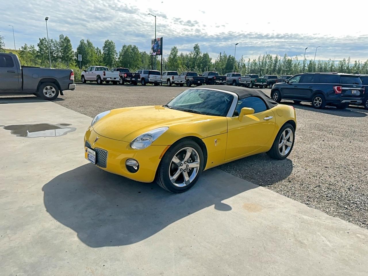 2007 Pontiac Solstice Yellow vin: 1G2MB35B07Y139892