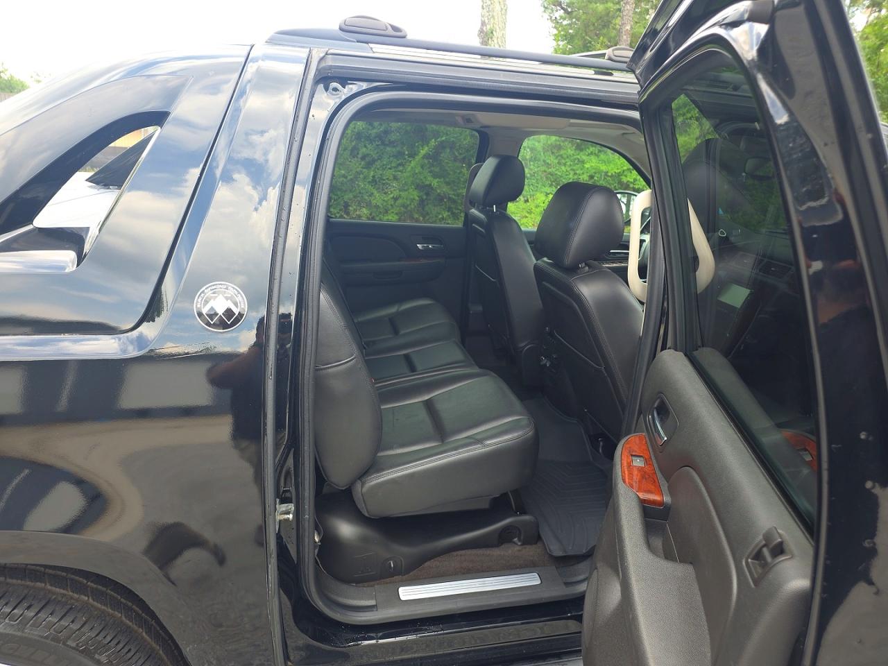 2013 Chevrolet Avalanche Ltz Black vin: 3GNTKGE76DG146093